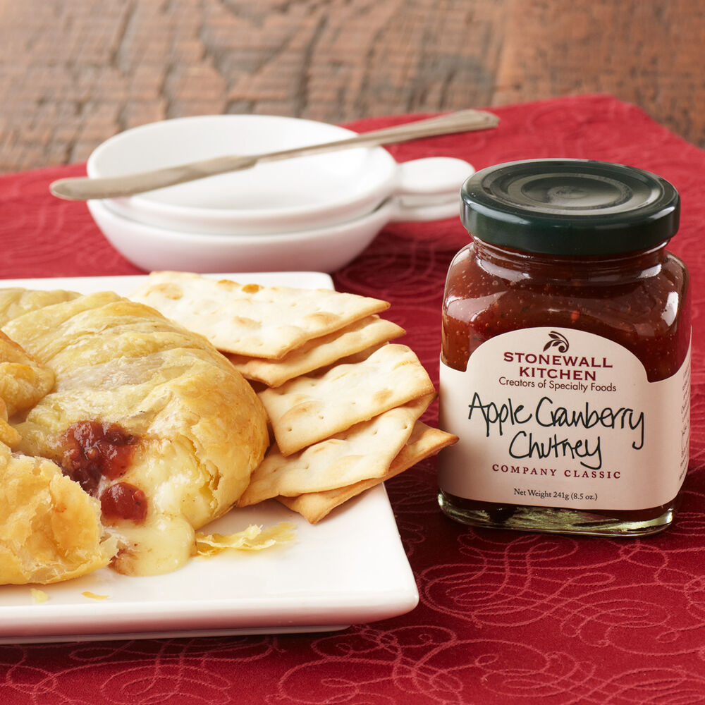 Apple Cranberry Chutney With Bread