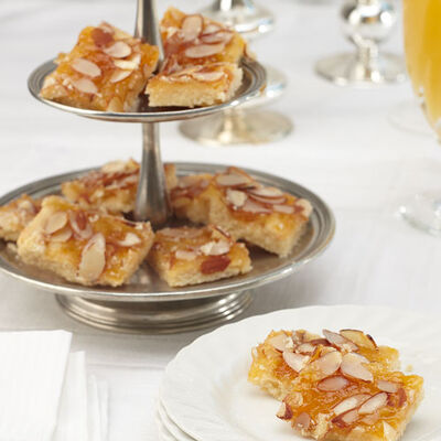 Peach Bellini Shortbread Bars